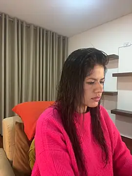 Snapshot of Alice_Biel chatting on 24, 12, 2024 Alice Biel online show from 24, 12, 2024