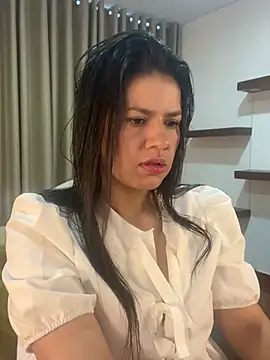 Snapshot of Alice_Biel chatting on 26, 12, 2024 Alice Biel online show from 26, 12, 2024