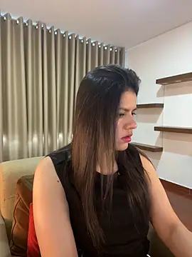 Snapshot of Alice_Biel chatting on 6, 1, 2025 Alice Biel online show from 6, 1, 2025