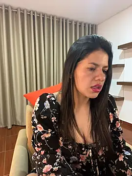 Snapshot of Alice_Biel chatting on 15, 1, 2025 Alice Biel online show from 15, 1, 2025