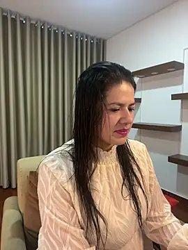 Snapshot of Alice_Biel chatting on 9, 3, 2025 Alice Biel online show from 9, 3, 2025