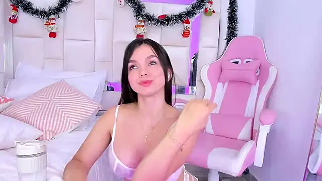 Snapshot of isabella_gomez11 chatting on 23, 12, 2024 isabella gomez11 online show from 23, 12, 2024