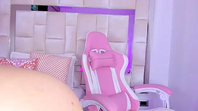 Snapshot of isabella_gomez11 chatting on 16, 1, 2025 isabella gomez11 online show from 16, 1, 2025