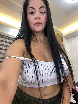 Snapshot of Hot_beauty__ chatting on 12, 5, 2026 Hot beauty online show from 12, 5, 2026