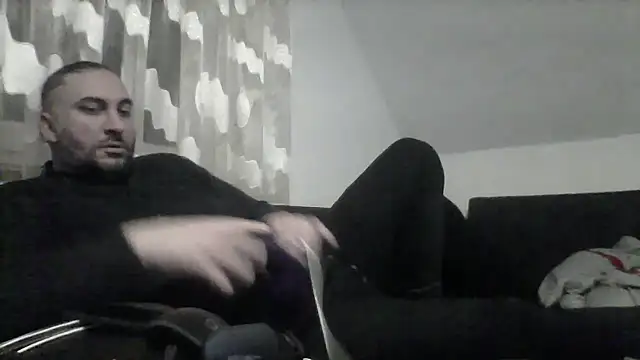 Snapshot of NewyorkDimi chatting on 19, 2, 2025 NewyorkDimi online show from 19, 2, 2025