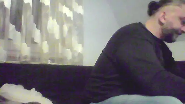 Snapshot of NewyorkDimi chatting on 19, 2, 2025 NewyorkDimi online show from 19, 2, 2025