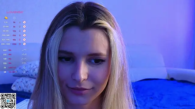 Snapshot of elsa_limerence chatting on 5, 1, 2025 elsa limerence online show from 5, 1, 2025