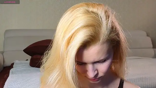 Snapshot of elsa_limerence chatting on 10, 2, 2025 elsa limerence online show from 10, 2, 2025