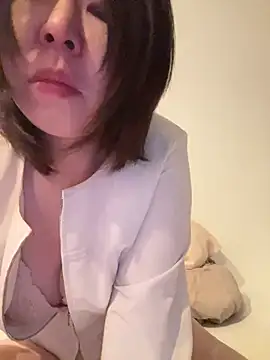 Snapshot of Yukimi- chatting on 11, 12, 2024 Yukimi- online show from 11, 12, 2024