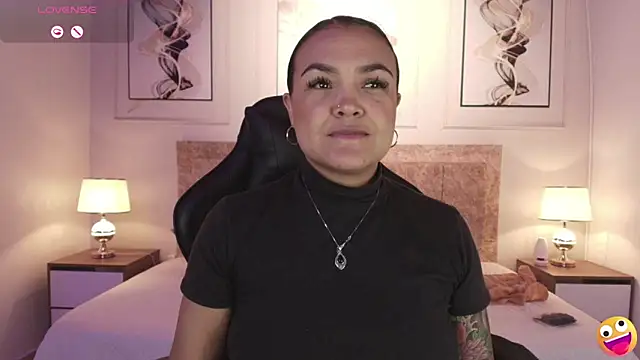 Snapshot of lyn_adamns chatting on 22, 1, 2025 lyn adamns online show from 22, 1, 2025