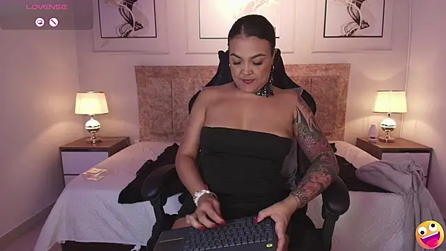 Snapshot of lyn_adamns chatting on 23, 1, 2025 lyn adamns online show from 23, 1, 2025