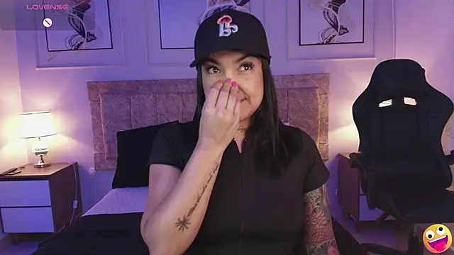 Snapshot of lyn_adamns chatting on 18, 3, 2025 lyn adamns online show from 18, 3, 2025