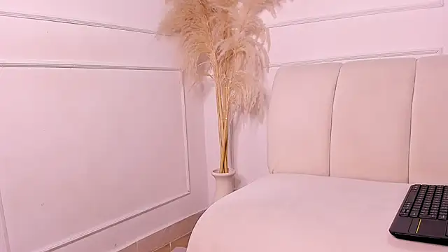 april higgins online show from 4, 2, 2025