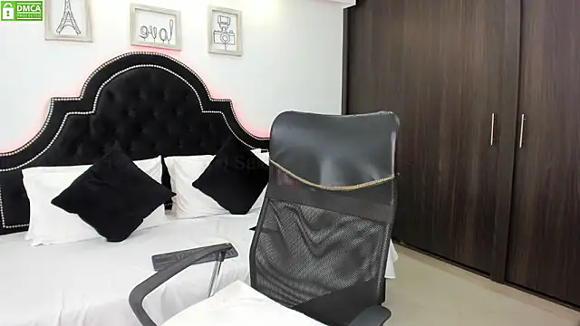 Snapshot of MaxxiCruz chatting on 17, 1, 2025 MaxxiCruz online show from 17, 1, 2025