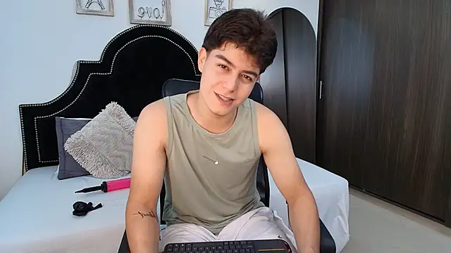 Snapshot of MaxxiCruz chatting on 13, 9, 2025 MaxxiCruz online show from 13, 9, 2025
