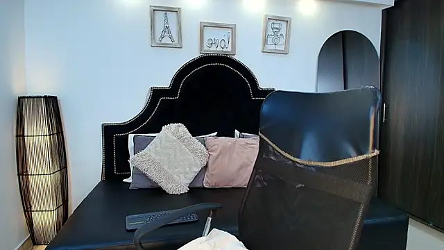 Snapshot of MaxxiCruz chatting on 25, 9, 2025 MaxxiCruz online show from 25, 9, 2025