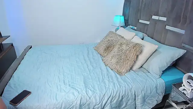 Snapshot of Alexawhiittee chatting on 4, 1, 2025 Alexawhiittee online show from 4, 1, 2025