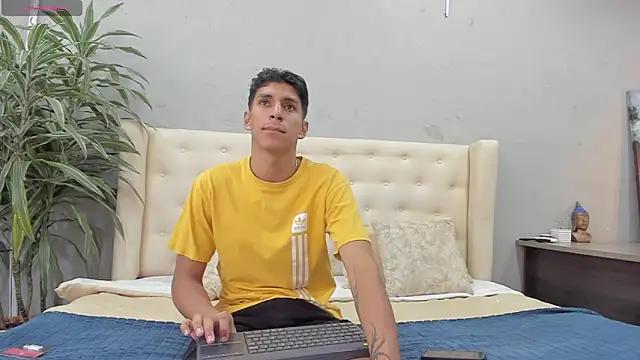 Snapshot of kieran_derek chatting on 27, 9, 2025 kieran derek online show from 27, 9, 2025