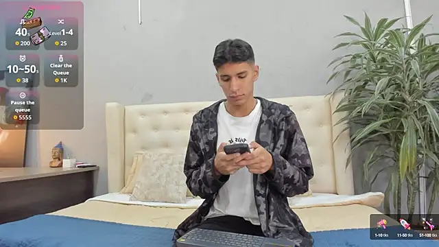 Snapshot of kieran_derek chatting on 28, 9, 2025 kieran derek online show from 28, 9, 2025