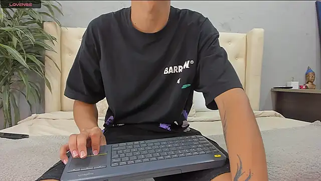 Snapshot of kieran_derek chatting on 11, 10, 2025 kieran derek online show from 11, 10, 2025