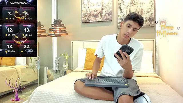 Snapshot of kieran_derek chatting on 25, 10, 2025 kieran derek online show from 25, 10, 2025