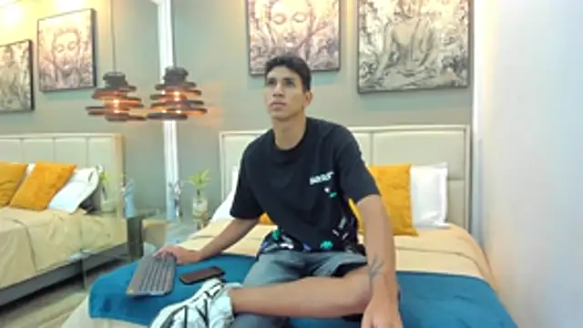 Snapshot of kieran_derek chatting on 7, 11, 2025 kieran derek online show from 7, 11, 2025