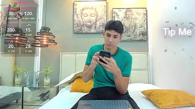 Snapshot of kieran_derek chatting on 27, 11, 2025 kieran derek online show from 27, 11, 2025