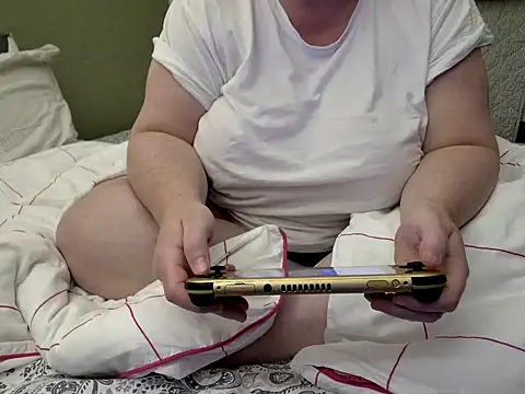 MarthaBriest online show from 2, 11, 2025