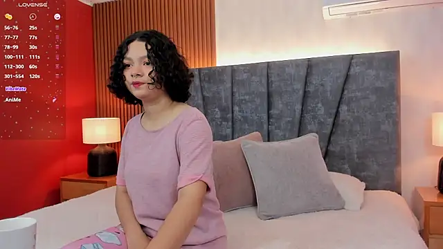 Snapshot of pretty_sunlight_ chatting on 13, 2, 2025 pretty sunlight online show from 13, 2, 2025