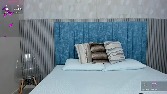 Snapshot of pretty_sunlight_ chatting on 8, 3, 2025 pretty sunlight online show from 8, 3, 2025