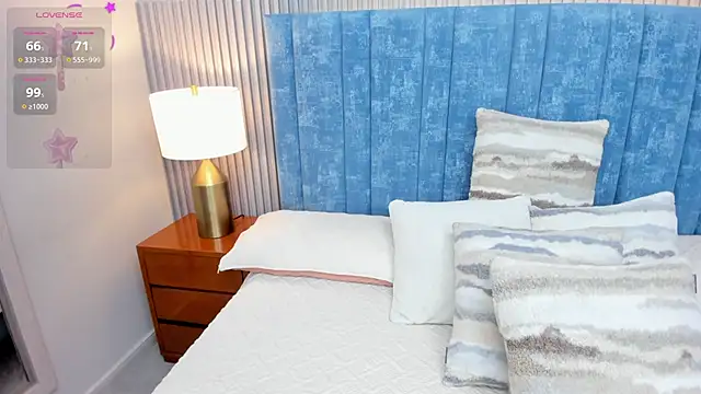 Snapshot of pretty_sunlight_ chatting on 15, 10, 2025 pretty sunlight online show from 15, 10, 2025