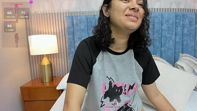 Snapshot of pretty_sunlight_ chatting on 19, 10, 2025 pretty sunlight online show from 19, 10, 2025