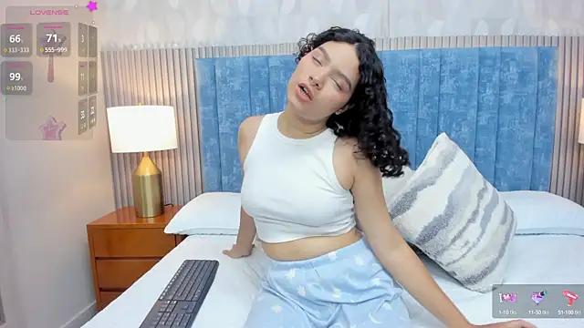 Snapshot of pretty_sunlight_ chatting on 21, 10, 2025 pretty sunlight online show from 21, 10, 2025