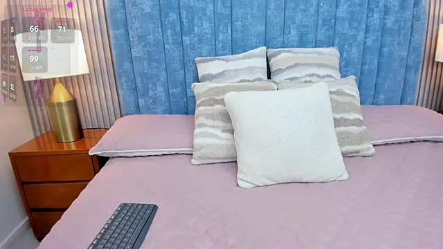 Snapshot of pretty_sunlight_ chatting on 25, 10, 2025 pretty sunlight online show from 25, 10, 2025