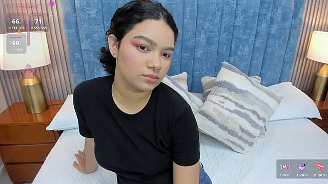 Snapshot of pretty_sunlight_ chatting on 5, 11, 2025 pretty sunlight online show from 5, 11, 2025