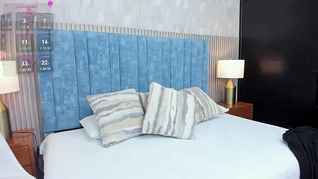 Snapshot of pretty_sunlight_ chatting on 2, 12, 2025 pretty sunlight online show from 2, 12, 2025