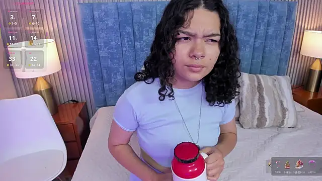 Snapshot of pretty_sunlight_ chatting on 19, 12, 2025 pretty sunlight online show from 19, 12, 2025