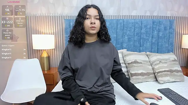 Snapshot of pretty_sunlight_ chatting on 18, 1, 2026 pretty sunlight online show from 18, 1, 2026