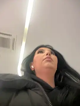 Tisha Busty online show from 8, 2, 2026