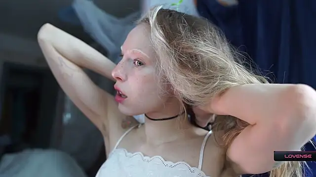  Phantom thread  online show from 4, 3, 2026