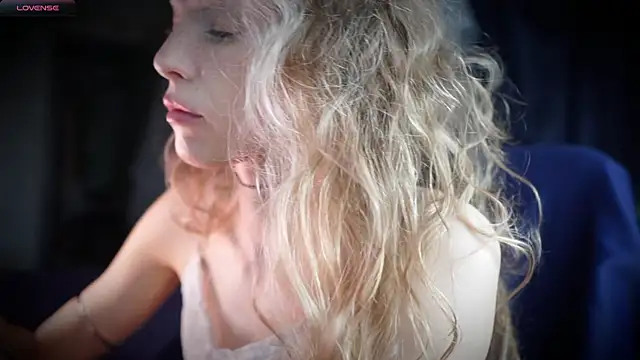  Phantom thread  online show from 7, 4, 2026