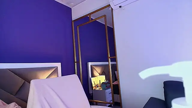 Snapshot of brigiitte_rohan chatting on 7, 10, 2025 brigiitte rohan online show from 7, 10, 2025