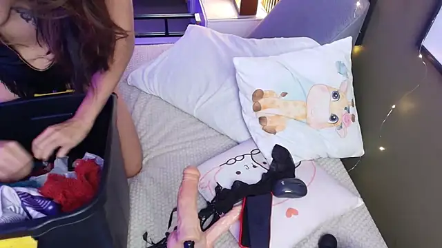 Snapshot of brigiitte_rohan chatting on 12, 10, 2025 brigiitte rohan online show from 12, 10, 2025