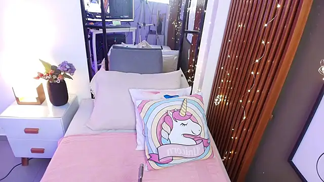 Snapshot of brigiitte_rohan chatting on 13, 10, 2025 brigiitte rohan online show from 13, 10, 2025