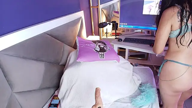 Snapshot of brigiitte_rohan chatting on 14, 10, 2025 brigiitte rohan online show from 14, 10, 2025