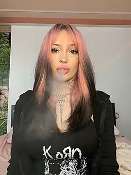 madelinexx online show from 25, 3, 2026