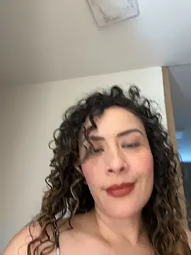 Snapshot of Elizabeth_Dupont chatting on 10, 9, 2025 Elizabeth Dupont online show from 10, 9, 2025