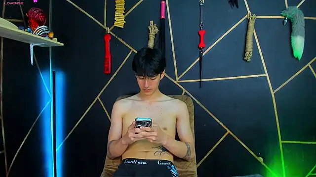 Snapshot of MillersKink chatting on 31, 1, 2025 MillersKink online show from 31, 1, 2025