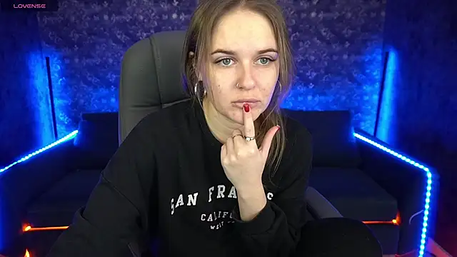 MaribelRiverr  online show from 10, 2, 2025