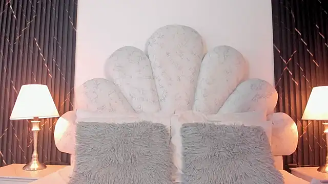 Jaslyn  Smith online show from 11, 4, 2026